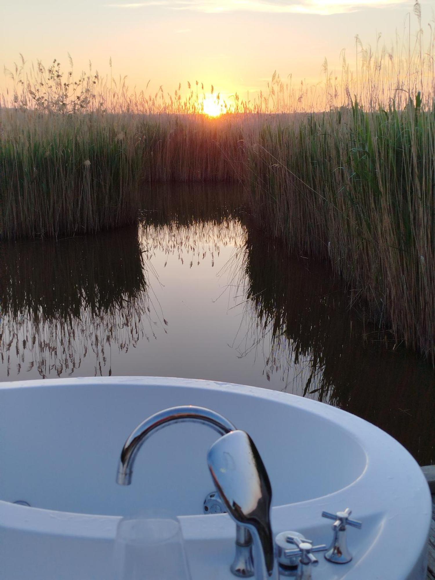Pfahlbau Sunset II Toplage Inklusive Elektroboot Rust Eksteriør bilde